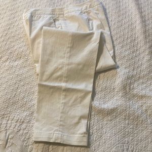 Pendleton white cotton capri, size 6. No stains or tears!